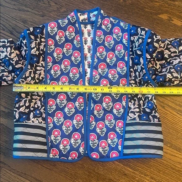 Reversible Quilted Cropped Dainty Floral Jacket - Picture 8 of 15